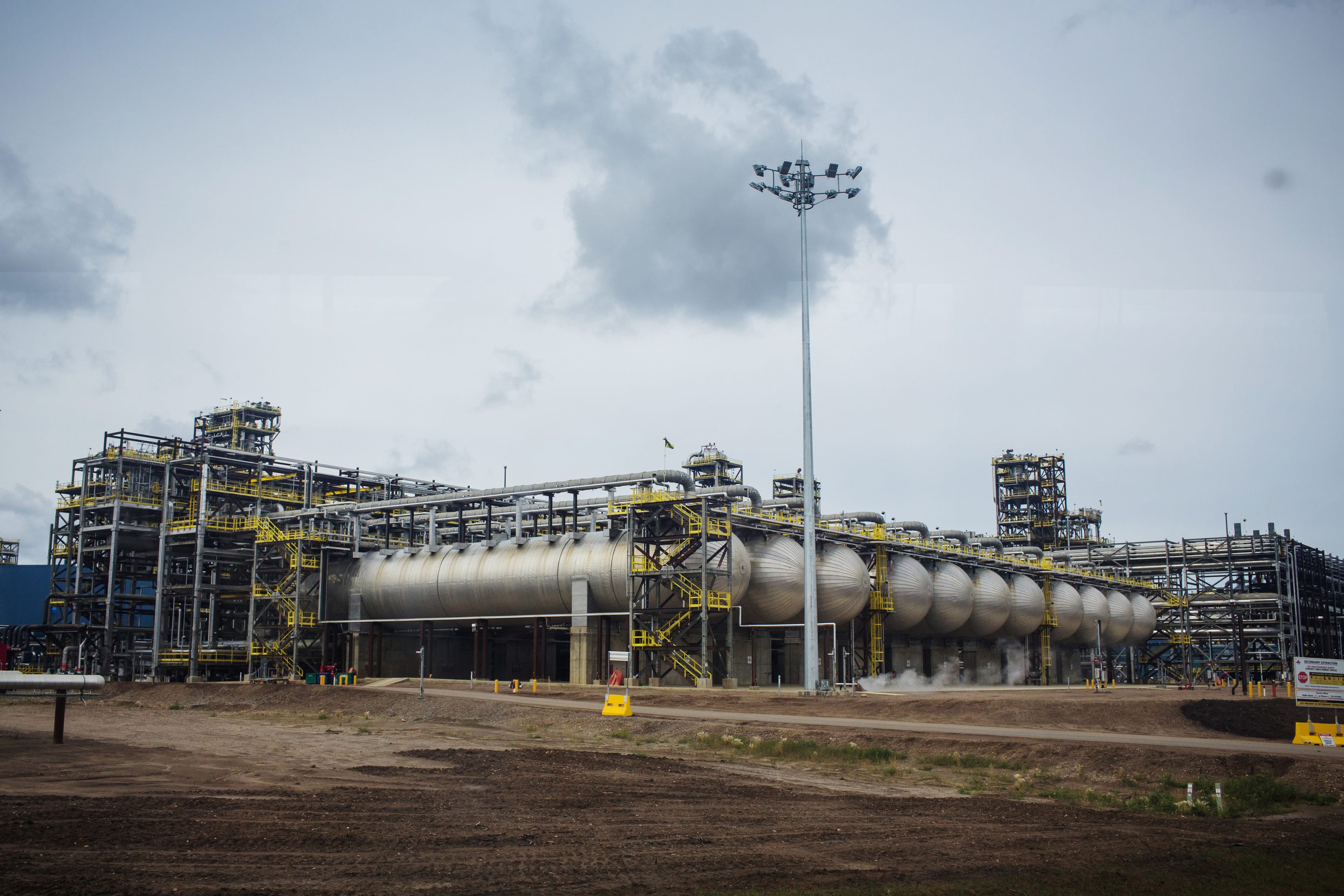 A secondary extraction plant at the Suncor Fort Hills oil-sands extraction site near Fort McKay, Alta. (Ben Nelms/Bloomberg/Getty Images)