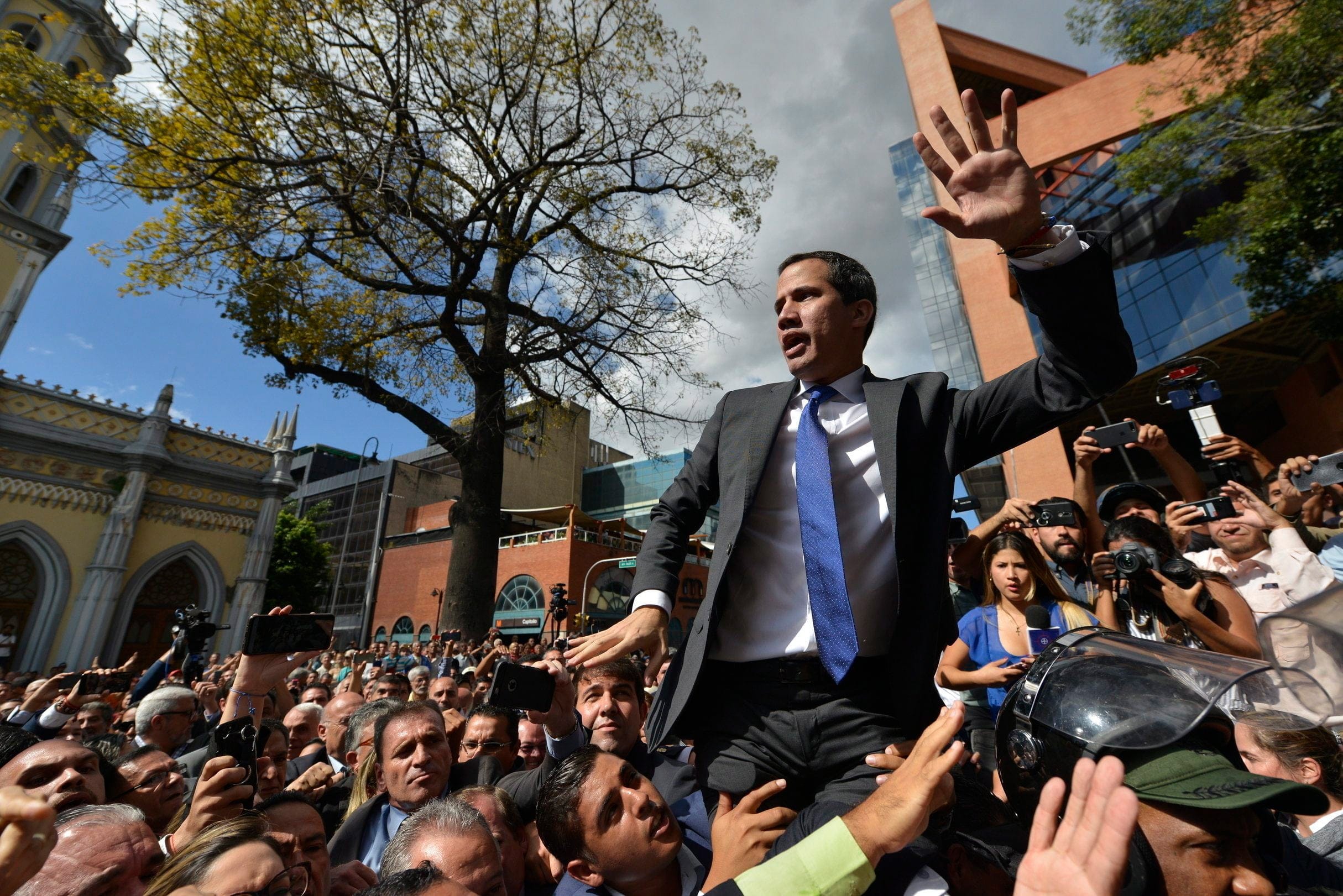Opposition leader Juan Guaido argues for National Guards to let him and all opposition lawmakers into the National Assembly, outside the legislature in Caracas, Venezuela, Jan. 7, 2020. (Matias Delacroix/AP)