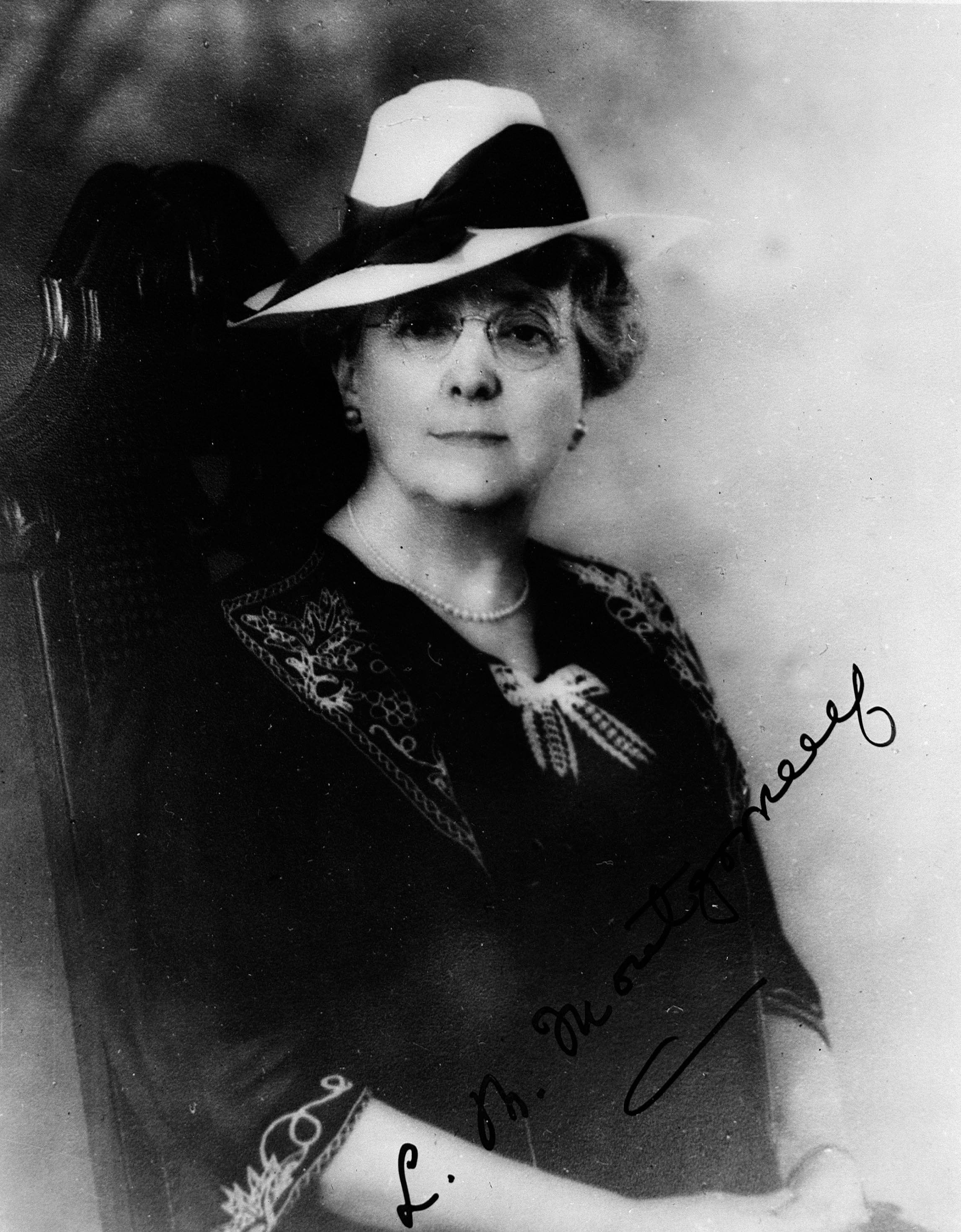 Lucy Maud Montgomery, (1874-1942) author of Anne of Green Gables, Anne of the Islands.  (Library and Archives Canada/C-011299/CP)
