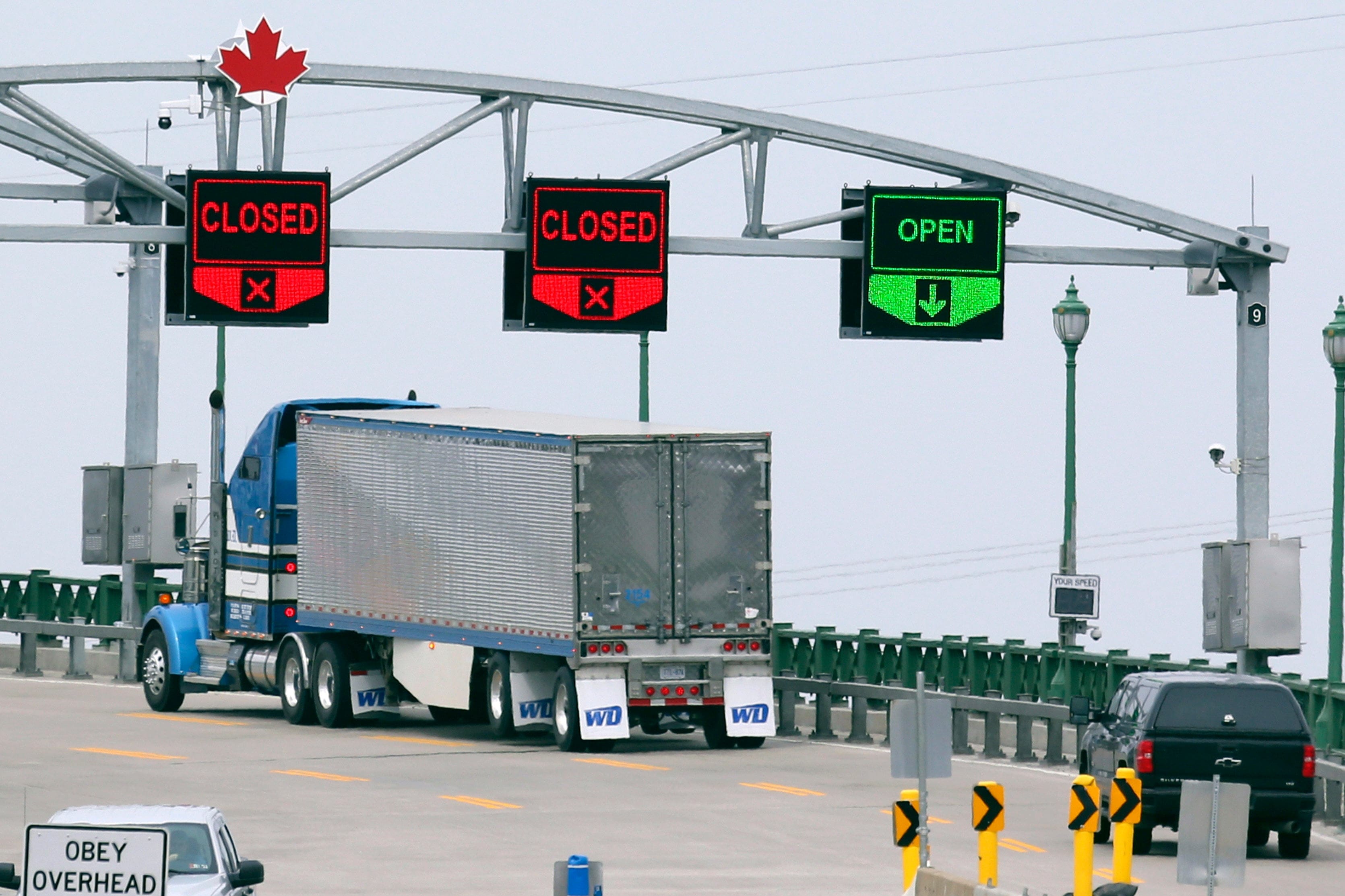 Vechicles cross the Peace Bridge into Canada on March 18, 2018, in Buffalo N.Y., (Jeffrey T. Barnes/AP)