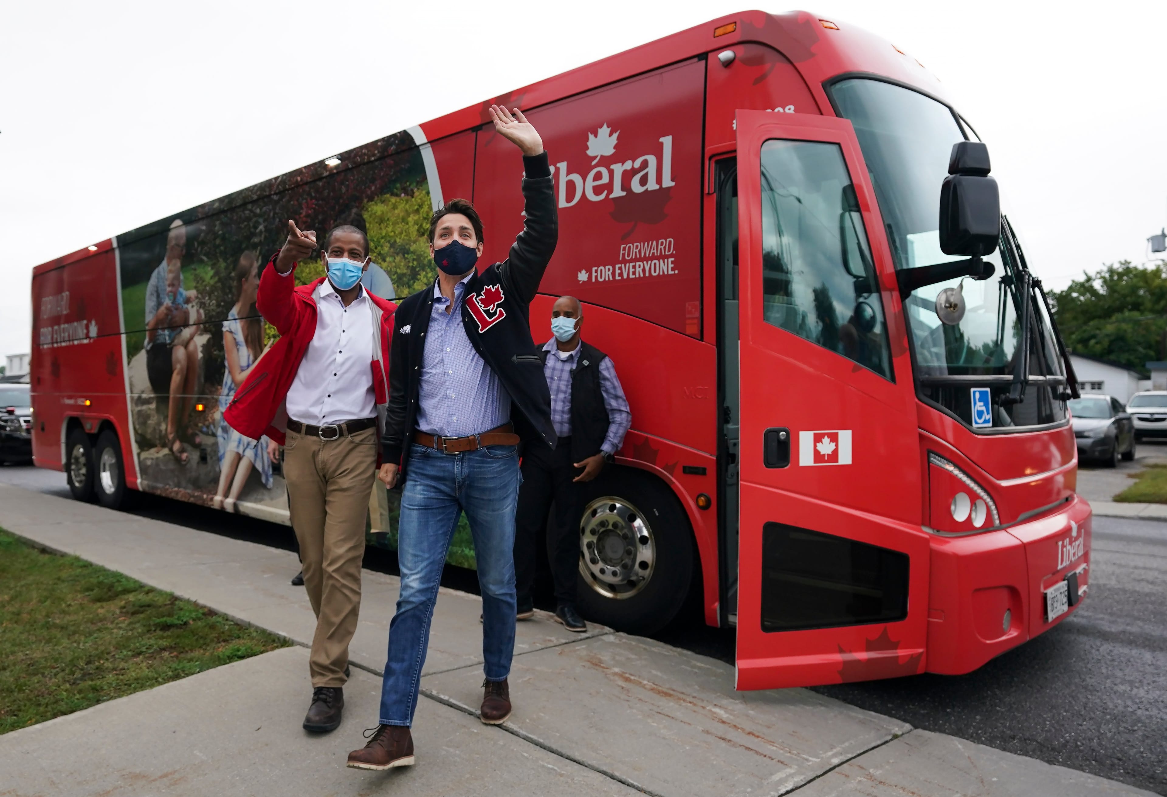 Trudeau makes a campaign stop at a university COVID-19 vaccination clinic in Gatineau, Que., on Sept. 8, 2021 (Nathan Denette/CP)