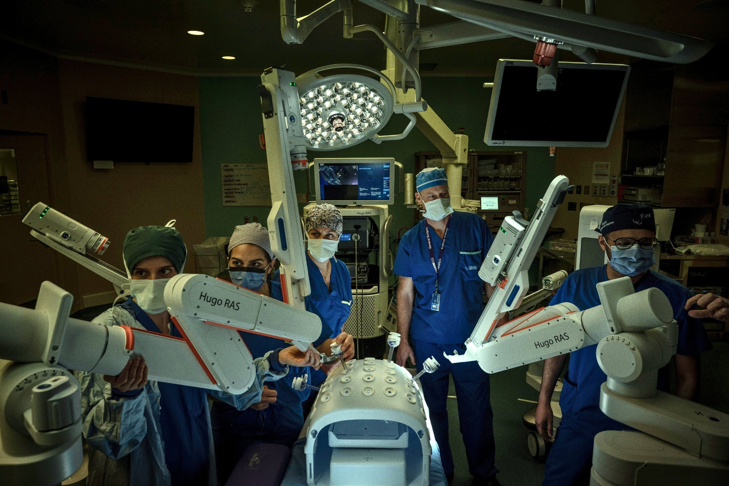 UHN’s team is using state-of-the-art technology, like the pictured surgical robot, to reduce wait times, train next-generation surgical teams and help patients recover faster and get home quicker