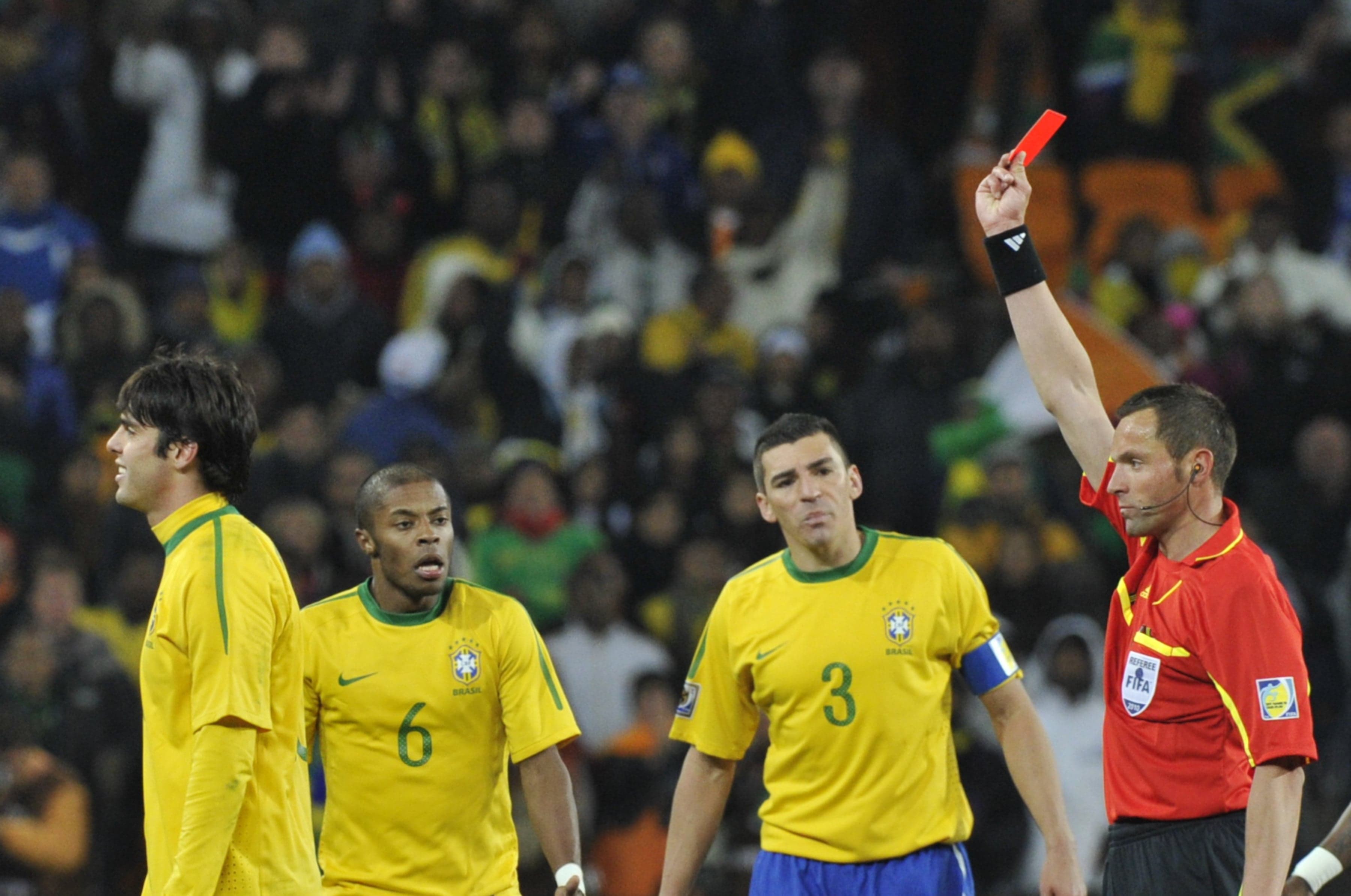 Brazil's midfielder Kaka (L)