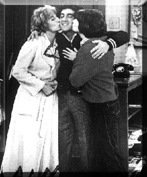 Laverne_20and_20Shirley_20gifs_lavernecarmineshirley