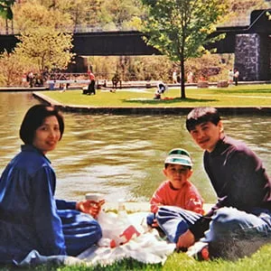 Simu Liu with his parents