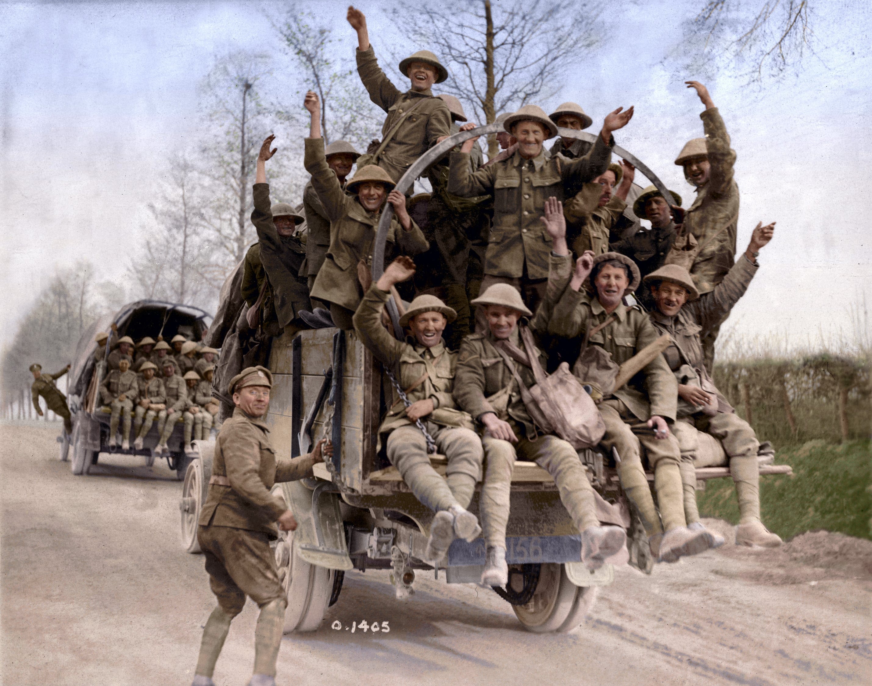 Canadian soldiers returning from Vimy Ridge. (George Metcalf Archival Collection 19920085-295/Canadian War Museum/Vimy Foundation)