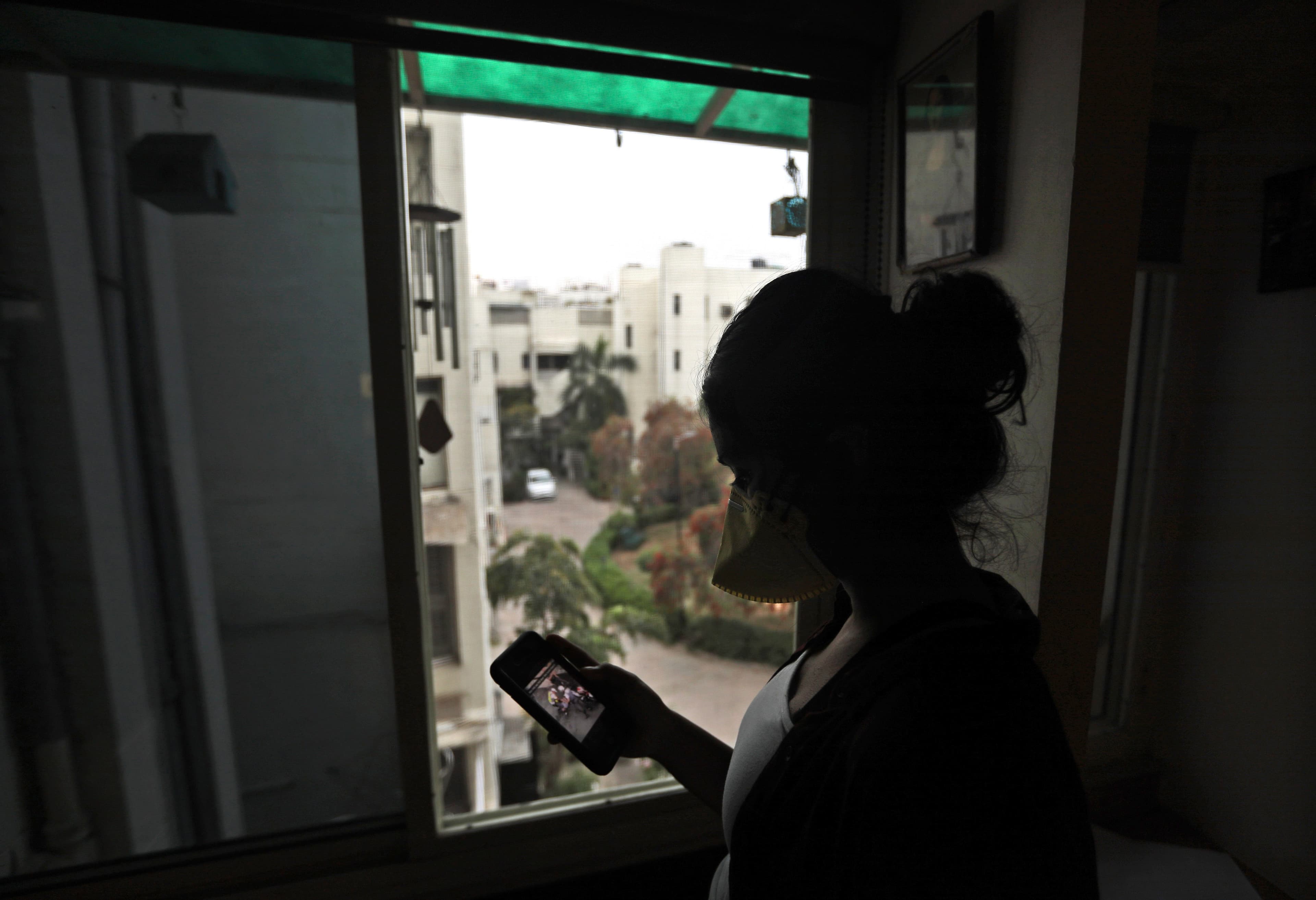 How to help your family navigate the coronavirus 'infodemic' on WhatsApp