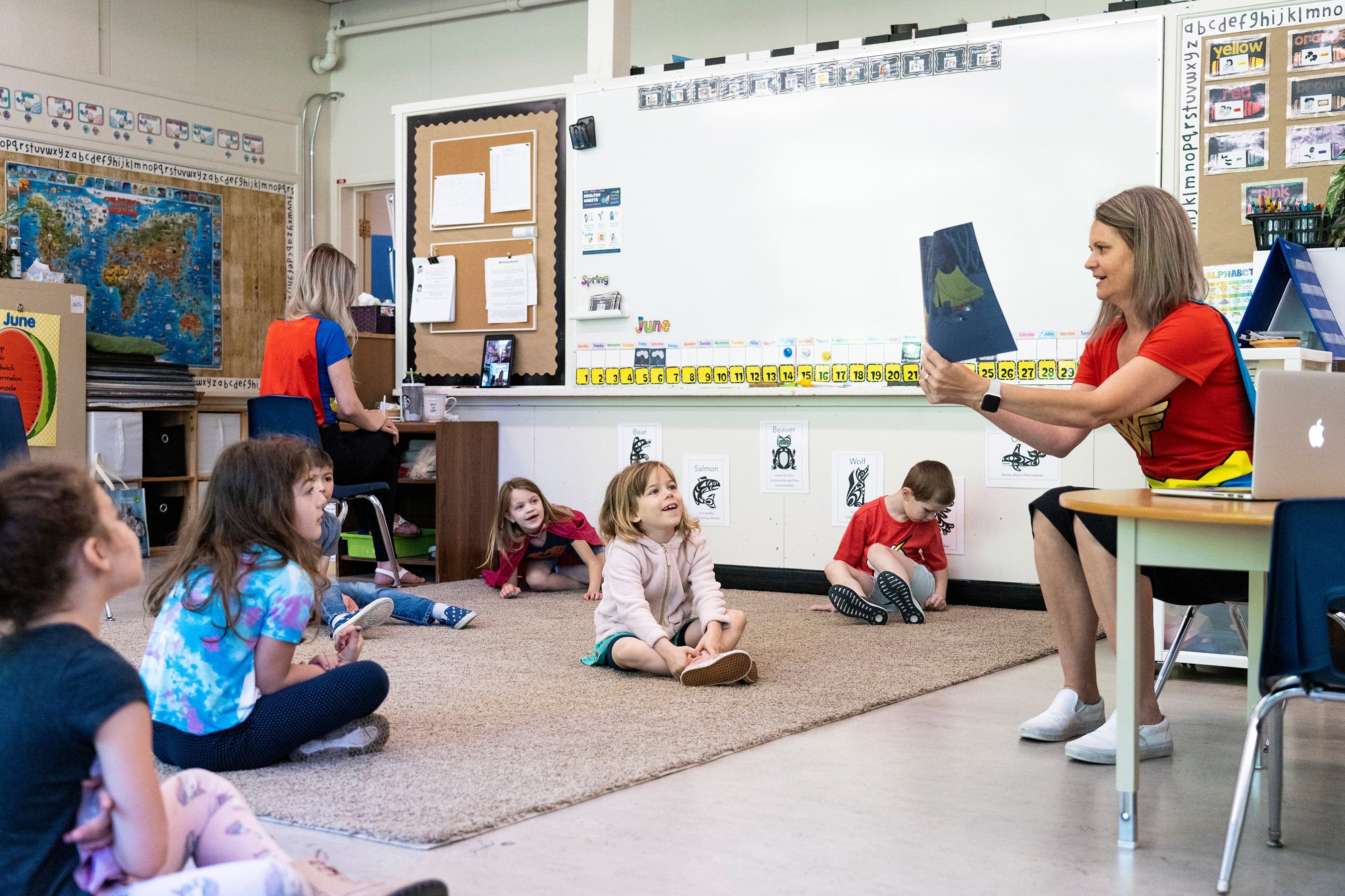 Mey and her students (Photograph by Jimmy Jeong)