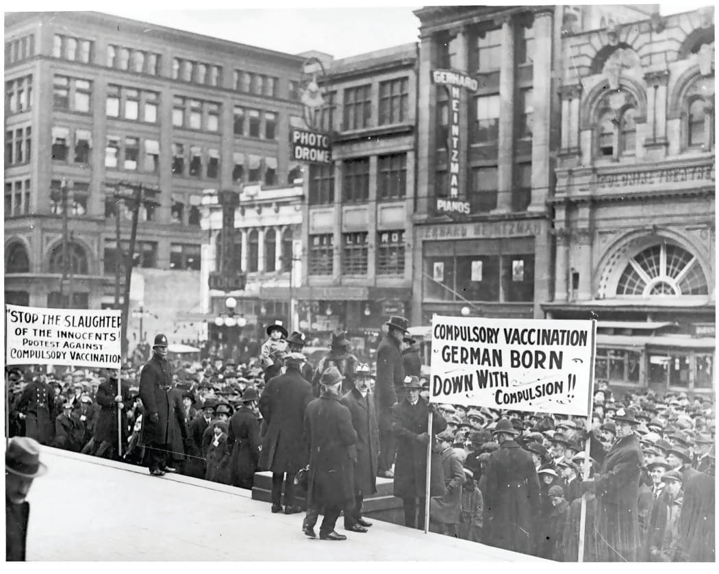The Anti-Vaccination League protests at Toronto City Hall in 1919 during the smallpox outbreak (Fonds 1244, Item 2517/City of Toronto Archives)
