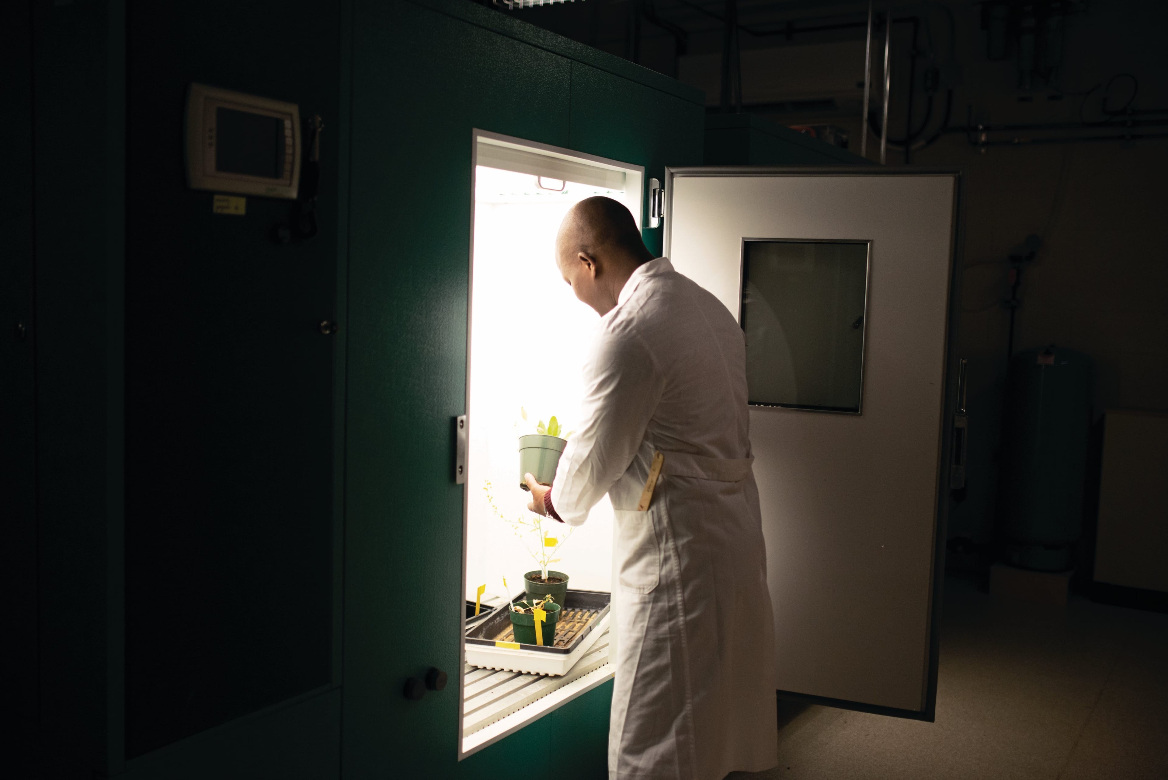 Biology lab at the University of Saskatchewan. (Courtesy of the University of Saskatchewan)