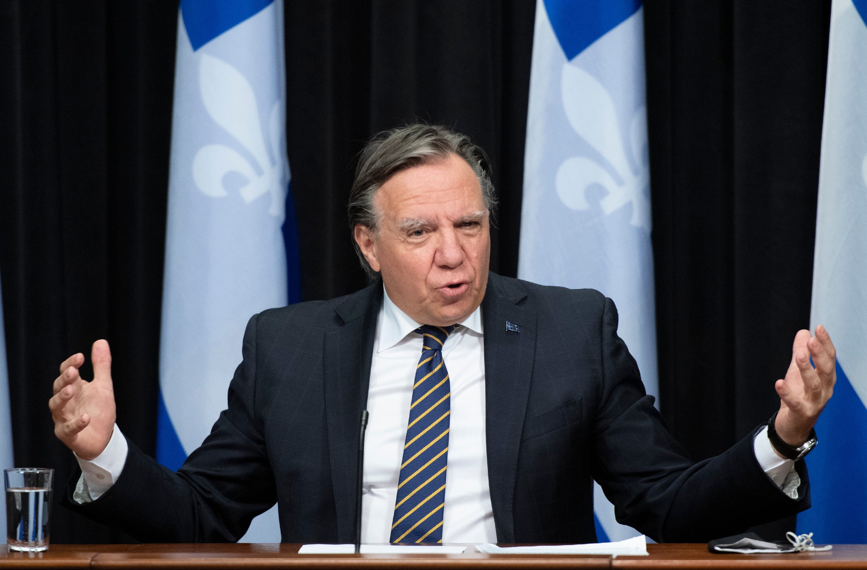 Quebec Premier Francois Legault reacts to talks he had with Prime Minister Justin Trudeau and provincial premiers on Dec. 10, 2020 at the legislature in Quebec City. (Jacques Boissinot/CP)