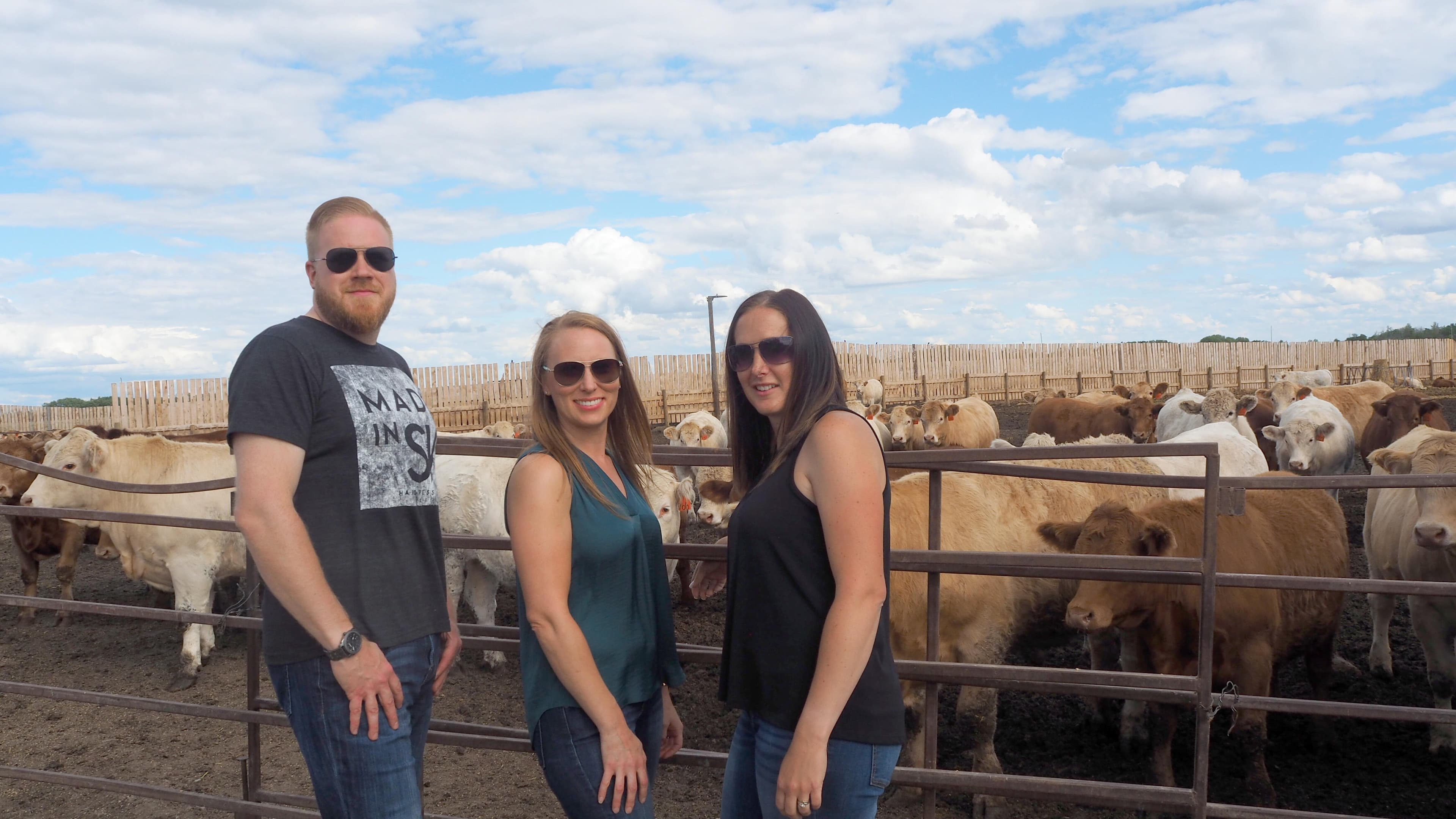 Matthew Almusa with his Matthew Almusa with his sister and friend in Saskatchewan (Courtesy of MTV3)sisters (Courtesy of MTV3)