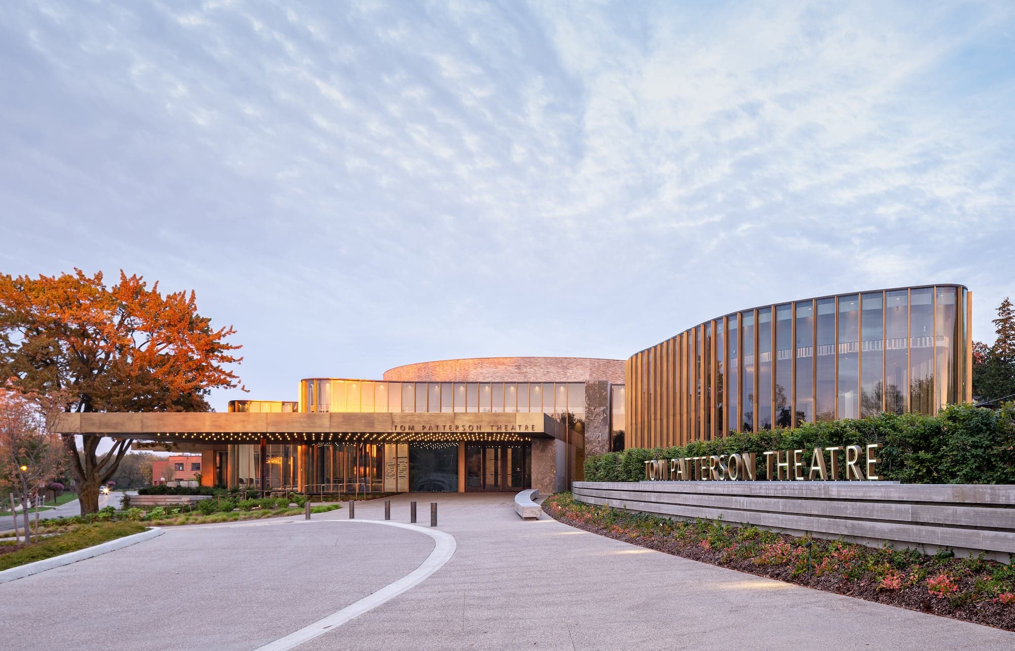 Toronto’s Hariri Pontarini Architects swathed the exterior in Spanish bronze and Italian glass. (Photography by Scott Norsworthy)