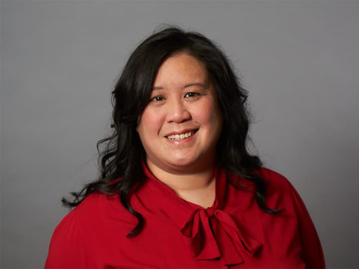 Portrait image of a woman