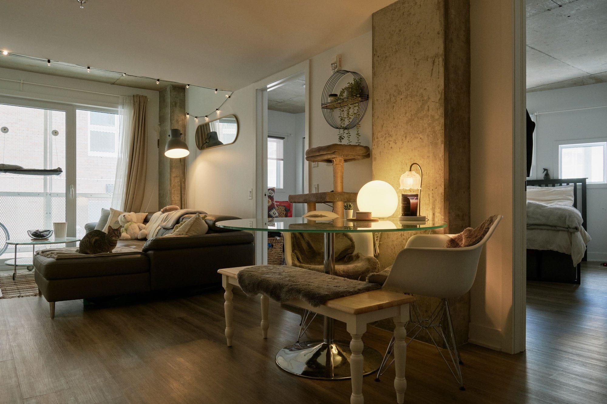 a photo of a student apartment living room