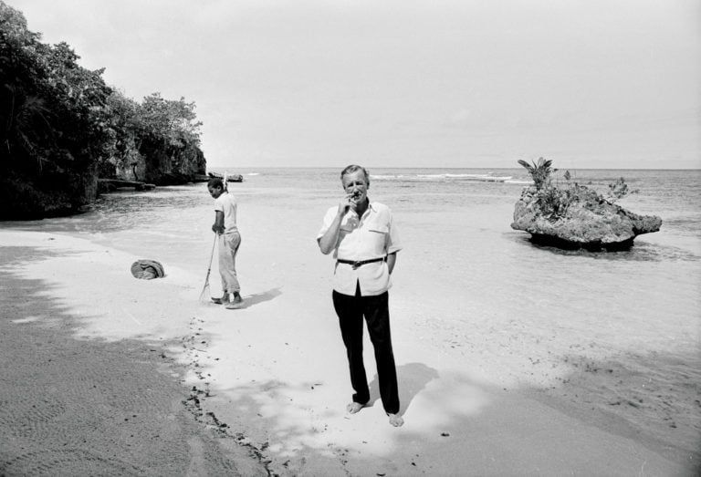 Fleming in Jamaica in 1964 (Harry Benson/Getty Images)