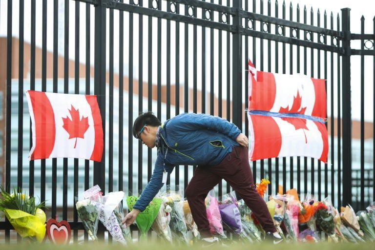 A make-shift memorial dedicated to Constable Heidi Stevenson at RCMP headquarters in Dartmouth, N.S. (Riley Smith/CP)