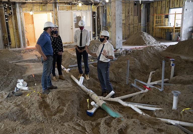 Trudeau tours a construction site in Ottawa, on June 30, 2021 (Adrian Wyld/CP)