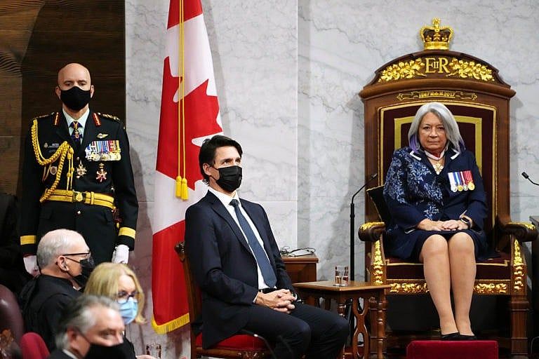 Gov. Gen. Mary Simon, with Prime Minister Justin Trudeau, delivers the Throne Speech in the Senate in Ottawa on Nov. 23, 2021 (Sean Kilpatrick/CP)